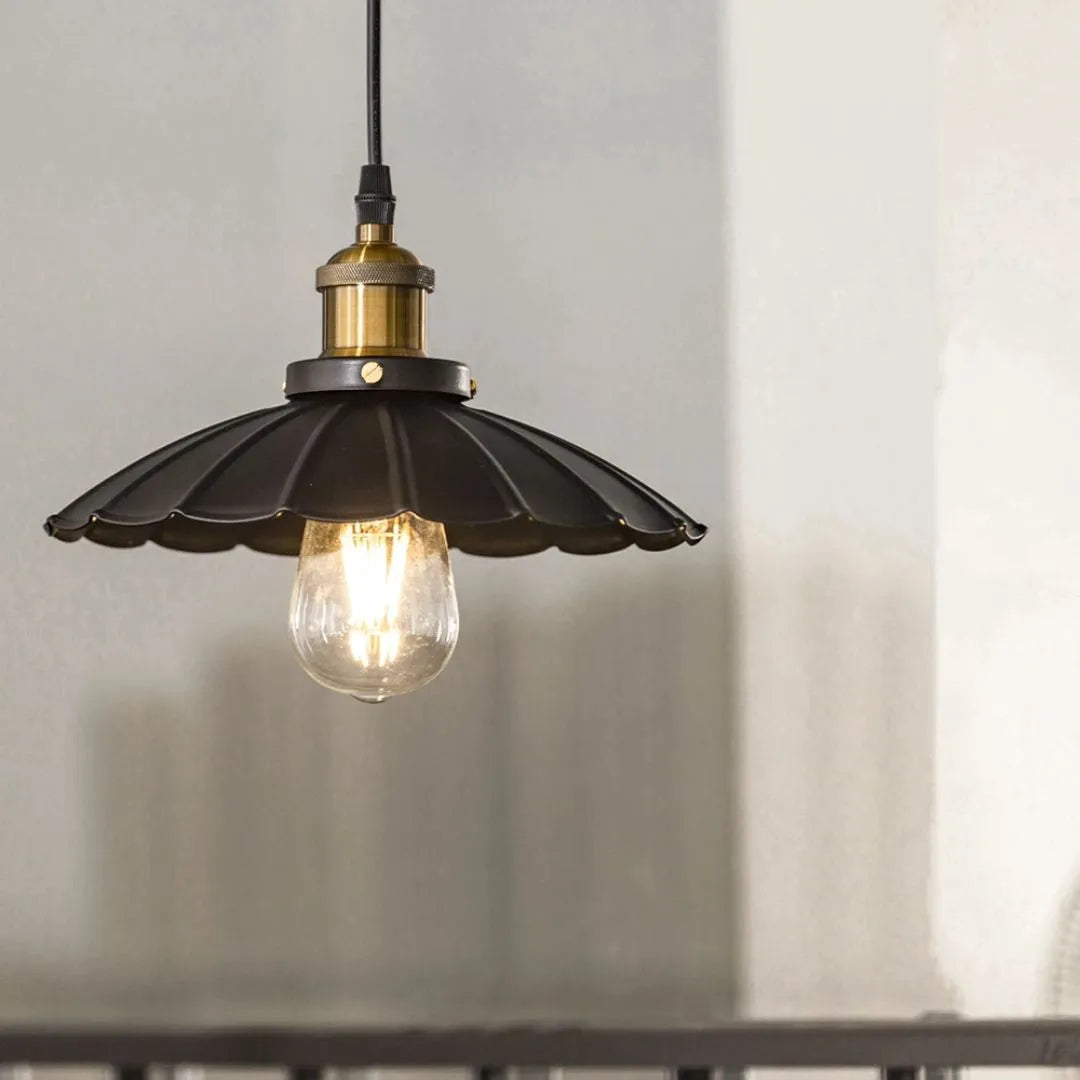 Rustic Barn Style Pendant Light – Vintage Farmhouse Ceiling Lamp for Kitchen or Loft