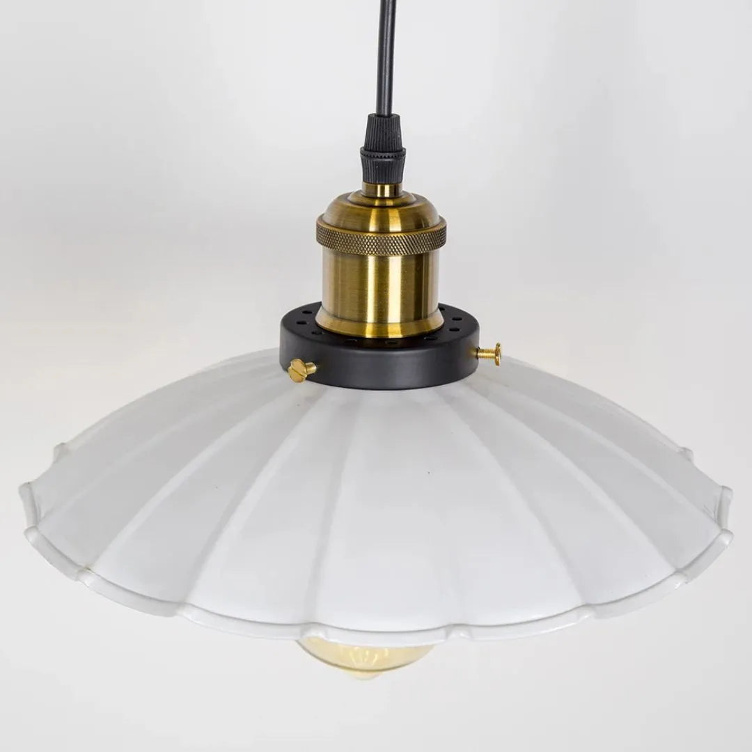 Rustic Barn Style Pendant Light – Vintage Farmhouse Ceiling Lamp for Kitchen or Loft