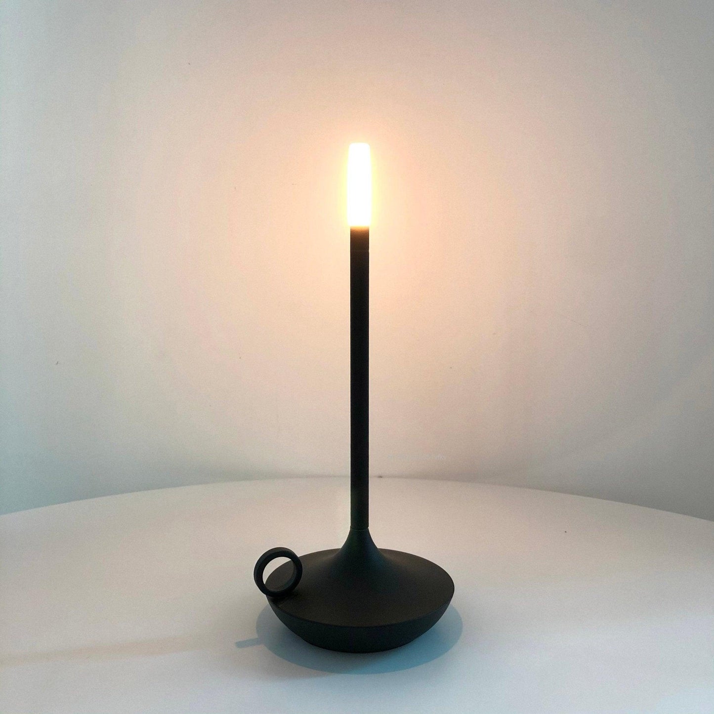 Candle-Style LED Table Lamp – Romantic Decorative Light for Bedroom, Living Room & Café