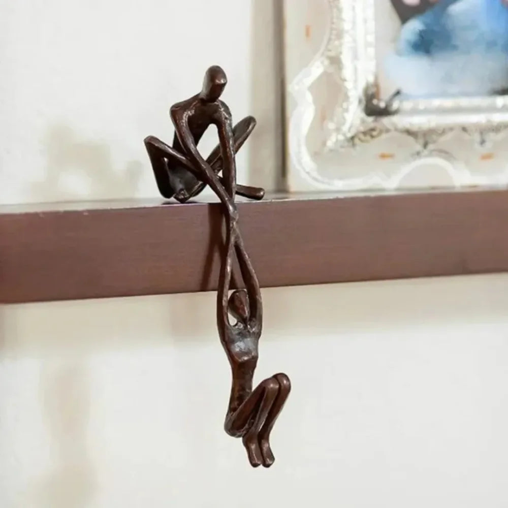 Man & Woman Resin Statue – Elegant Couple Ornament for Modern Home Decor