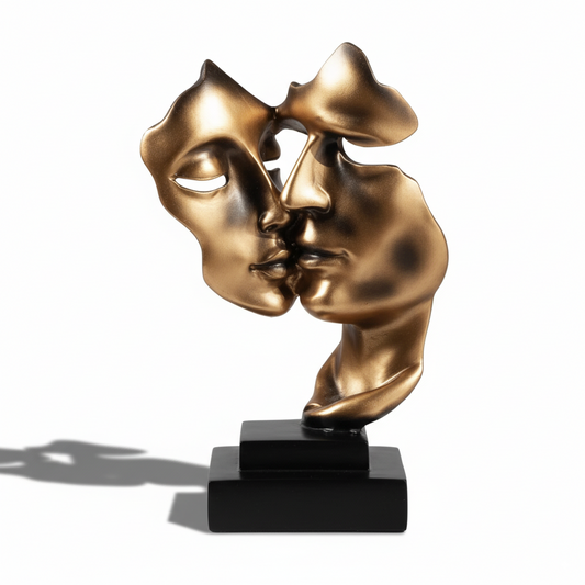 “Golden Kiss” Sculpture – Romantic Resin Couple Statue for Elegant Decor