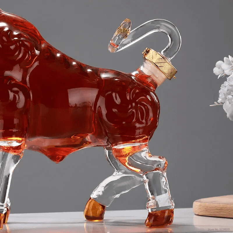 Bull-Shaped Crystal Decanter 1000ml – Luxury Whiskey & Wine Carafe