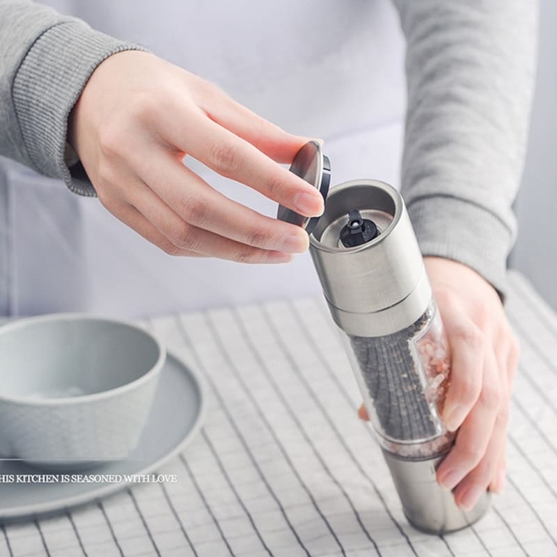 2-in-1 Manual Pepper & Spice Grinder – Adjustable Kitchen Seasoning Tool