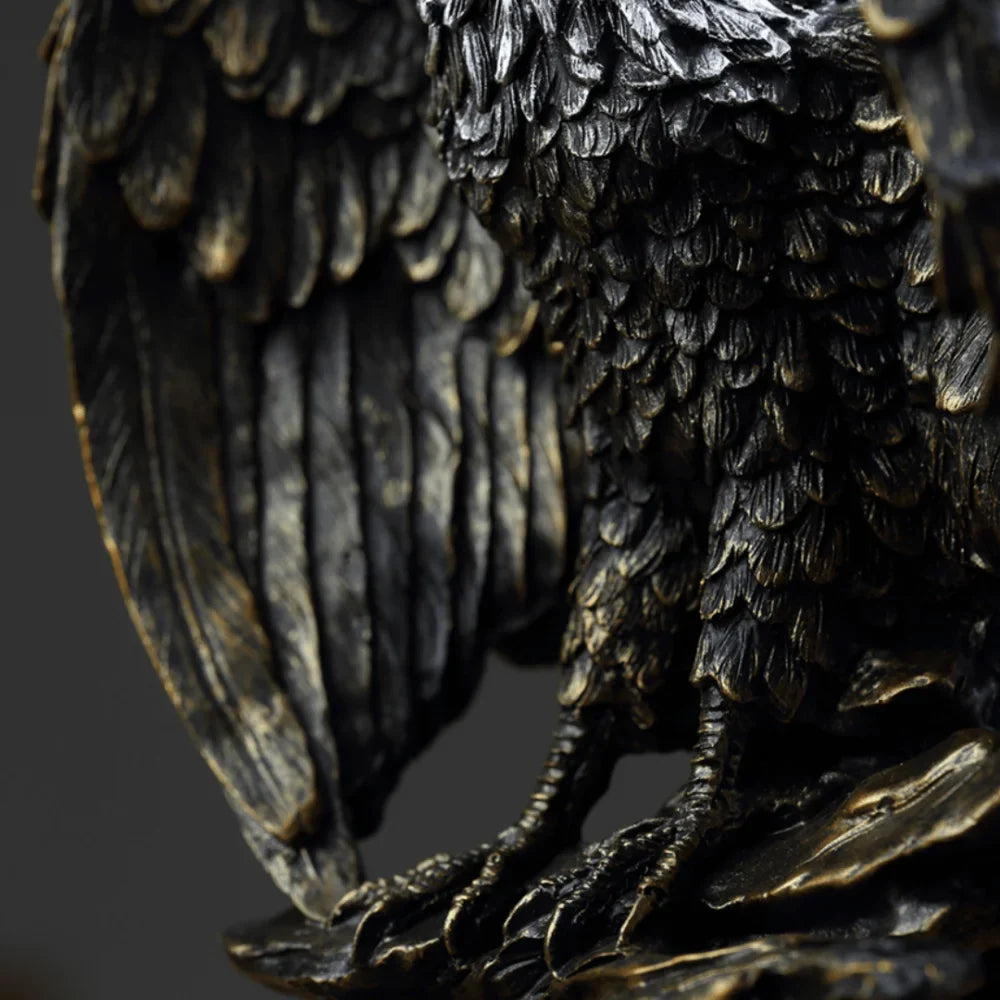 Nordic Eagle Sculpture – Bold Resin Art Piece for Luxury Home Decoration